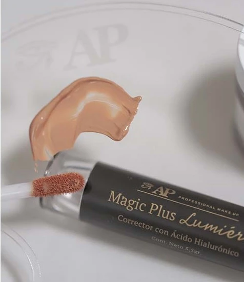 Ivory - Corrector Fluido Con Ácido Hialurónico | Magic Plus Lumiére
